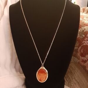 VINTAGE BE 77 ELVIS PRESLEY PENDANT NECKLACE